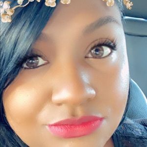 Meet your Posher, Sharon